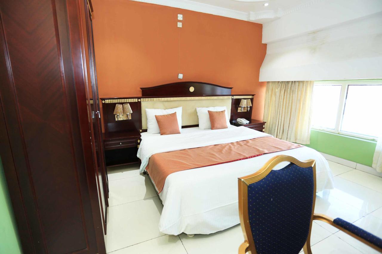 Rusina Hotel Goma Luaran gambar
